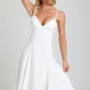Robe midi trapèze Mallory à nœuds, en blanc