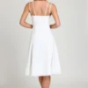 Robe midi trapèze Mallory à nœuds, en blanc