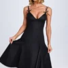 Robe midi trapèze Mallory à nœuds, en noir