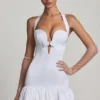 Robe Millie à nœud et ourlet bouffant, dos nu, en blanc Robe Millie à nœud et ourlet bouffant, dos nu, en blanc