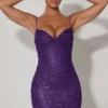 Robe Mischa à col en cœur et ornements, couleur violet Robe Mischa à col en cœur et ornements, couleur violet