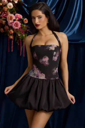 Robe Nanala à dos nu, lacets et ourlet bouffant, imprimé floral noir