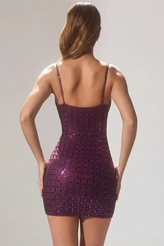 Robe plongeante semi-transparente à ornements Ronja, couleur violet foncé Robe plongeante semi-transparente à ornements Ronja, couleur violet foncé