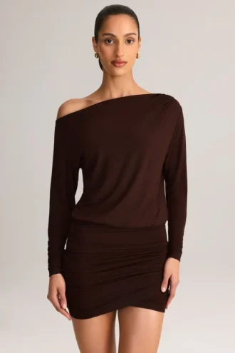 Robe portefeuille à épaules dénudées Mira en modal, couleur chocolat