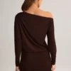 Robe portefeuille à épaules dénudées Mira en modal, couleur chocolat Robe portefeuille à épaules dénudées Mira en modal, couleur chocolat
