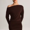 Robe portefeuille à épaules dénudées Mira en modal, couleur chocolat Robe portefeuille à épaules dénudées Mira en modal, couleur chocolat