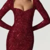 Robe Sephina à col en cœur et ornements, rouge Robe Sephina à col en cœur et ornements, rouge