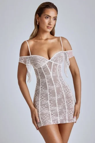Robe trapèze en dentelle transparente Eleonora, couleur ivoire