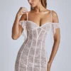 Robe trapèze en dentelle transparente Eleonora, couleur ivoire Robe trapèze en dentelle transparente Eleonora, couleur ivoire