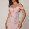 Robe trapèze à lacets et ornements Jacira, rose pâle Robe trapèze à lacets et ornements Jacira, rose pâle