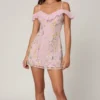 Robe trapèze à lacets et ornements Jacira, rose pâle Robe trapèze à lacets et ornements Jacira, rose pâle
