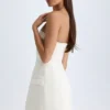 Robe tulipe structurée sans bretelles Arta, couleur vanille Robe tulipe structurée sans bretelles Arta, couleur vanille