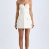 Robe tulipe structurée sans bretelles Arta, couleur vanille Robe tulipe structurée sans bretelles Arta, couleur vanille