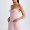Robe tulipe structurée sans bretelles Arta, rose mauve