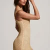 Robe ultra-courte asymétrique ornée Kylie en doré Robe ultra-courte asymétrique ornée Kylie en doré