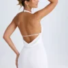 Robe Vella à dos nu et col bénitier, en blanc