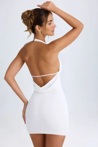 Robe Vella à dos nu et col bénitier, en blanc