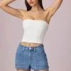 Short Beata à taille haute et coupe trapèze, délavage bleu moyen Short Beata à taille haute et coupe trapèze, délavage bleu moyen