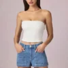 Short Beata à taille haute et coupe trapèze, délavage bleu moyen Short Beata à taille haute et coupe trapèze, délavage bleu moyen