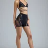 Shorts taille haute orné Bonnie en noir Shorts taille haute orné Bonnie en noir