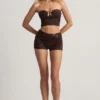 Shorts taille mi-haute Teagan en chocolat noir Shorts taille mi-haute Teagan en chocolat noir