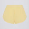 Shorts taille moyenne à boutons, couleur citron Shorts taille moyenne à boutons, couleur citron