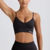 Soutien-gorge de sport à col en V Define Luxe en noir Soutien-gorge de sport à col en V Define Luxe en noir