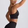 Soutien-gorge de sport à col en V Define Luxe en noir Soutien-gorge de sport à col en V Define Luxe en noir