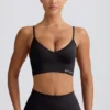 Soutien-gorge de sport à col en V Define Luxe en noir Soutien-gorge de sport à col en V Define Luxe en noir
