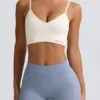 Soutien-gorge de sport Define Luxe à col en V, blanc Soutien-gorge de sport Define Luxe à col en V, blanc