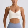 Soutien-gorge de sport Define Luxe à col en V, blanc Soutien-gorge de sport Define Luxe à col en V, blanc