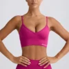 Soutien-gorge de sport Define Luxe à col en V, couleur Berry Soutien-gorge de sport Define Luxe à col en V, couleur Berry