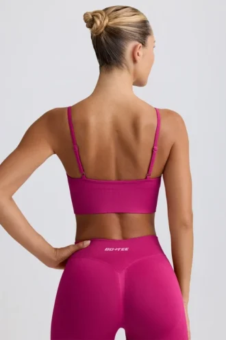 Soutien-gorge de sport Define Luxe à col en V, couleur Berry