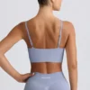 Soutien-gorge de sport Define Luxe à col en V, gris bleu Soutien-gorge de sport Define Luxe à col en V, gris bleu