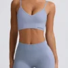 Soutien-gorge de sport Define Luxe à col en V, gris bleu Soutien-gorge de sport Define Luxe à col en V, gris bleu
