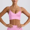 Soutien-gorge de sport Define Luxe à col en V, rose bubblegum Soutien-gorge de sport Define Luxe à col en V, rose bubblegum