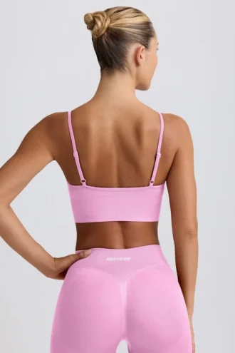 Soutien-gorge de sport Define Luxe à col en V, rose bubblegum