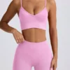 Soutien-gorge de sport Define Luxe à col en V, rose bubblegum Soutien-gorge de sport Define Luxe à col en V, rose bubblegum