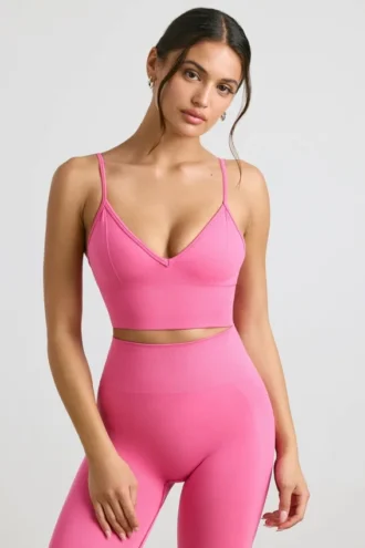 Soutien-gorge de sport Define Luxe à col en V, rose vif