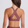 Soutien-gorge de sport à dos croisé et encolure en V, couleur Açaï Soutien-gorge de sport à dos croisé et encolure en V, couleur Açaï