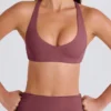 Soutien-gorge de sport à dos croisé et encolure en V, couleur Açaï Soutien-gorge de sport à dos croisé et encolure en V, couleur Açaï