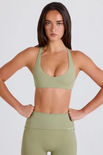 Soutien-gorge de sport à dos croisé et encolure en V, couleur Matcha Soutien-gorge de sport à dos croisé et encolure en V, couleur Matcha