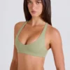 Soutien-gorge de sport à dos croisé et encolure en V, couleur Matcha Soutien-gorge de sport à dos croisé et encolure en V, couleur Matcha