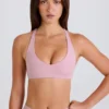 Soutien-gorge de sport à dos croisé et encolure en V, couleur mauve Soutien-gorge de sport à dos croisé et encolure en V, couleur mauve
