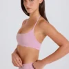 Soutien-gorge de sport à encolure dégagée et dos nu, couleur mauve Soutien-gorge de sport à encolure dégagée et dos nu, couleur mauve
