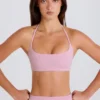 Soutien-gorge de sport à encolure dégagée et dos nu, couleur mauve Soutien-gorge de sport à encolure dégagée et dos nu, couleur mauve