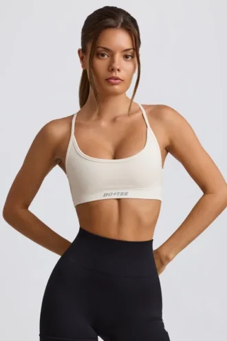 Soutien-gorge de sport sans coutures et sans dos Super Sculpt en blanc Soutien-gorge de sport sans coutures et sans dos Super Sculpt en blanc