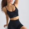 Soutien-gorge de sport sans coutures Super Sculpt à encolure dégagée, noir Soutien-gorge de sport sans coutures Super Sculpt à encolure dégagée, noir