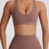 Soutien-gorge de sport Soft Active à col en V, couleur Mocha Soutien-gorge de sport Soft Active à col en V, couleur Mocha