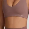 Soutien-gorge de sport Soft Active à col en V, couleur Mocha Soutien-gorge de sport Soft Active à col en V, couleur Mocha